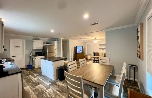 Brooksville House | Charming 3BR Home with Pool near Weeki Wachee