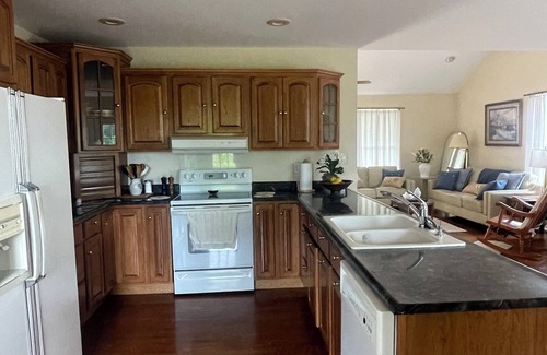 Burkesville House | Charming 3BR house 2 mi to Dale Hollow Lake boat ramp and Sulphur Creek Resort