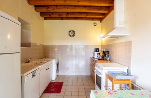 Bouillac Cottage | Charming 3BR House with Terrace, Garden & Near Medieval Belvès - Pet Friendly