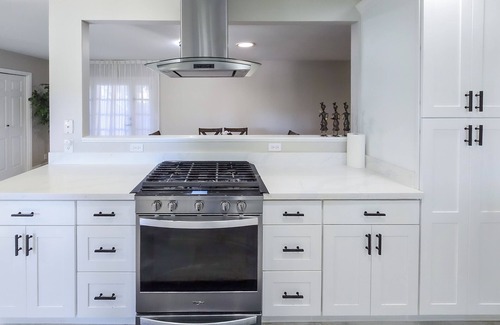 Kenmore House | Charming 3BR Retreat, Lush Yard