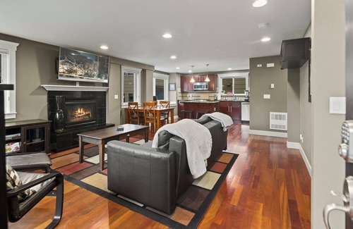 North Delridge House | Charming 3BR Townhome near DT Seattle W/Balcony!