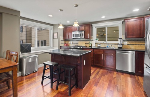 North Delridge House | Charming 3BR Townhome near DT Seattle W/Balcony!