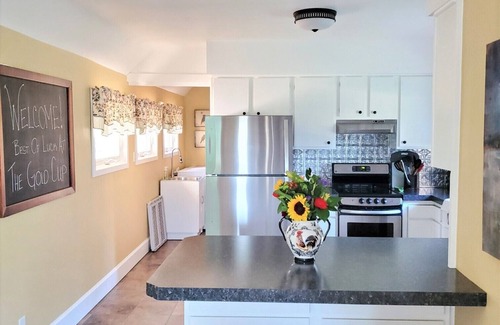 Williamsburg House | Charming 4 Bed/2 Bath Farmhouse - 3.6 Miles to Traverse City Horse Show/GLEF