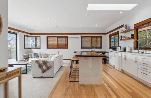 Mount Victoria House | Charming 4 Bed Home in Mount Victoria