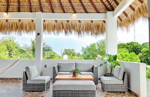 Brisas de Zicatela Villa | Charming 4-bedroom villa with WiFi and AC in fabulous Puerto Escondido