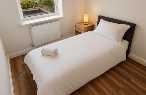 Churchill Hotel | Charming 4-Bed Retreat in the Heart of Churchill