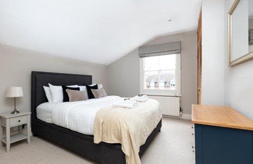 Clapham Apartment | Charming 4 Bed Victorian House in Clapham Old Town