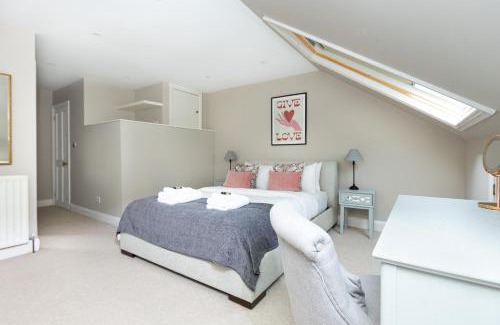 Clapham Apartment | Charming 4 Bed Victorian House in Clapham Old Town