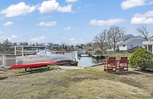 Brick House | Charming 4-bedroom house in Brick Township with fitness room, WiFi king bed