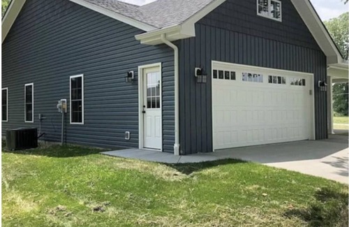 Jeffersonville House | Charming 4 bedroom home minutes from Downtown!