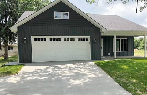 Jeffersonville House | Charming 4 bedroom home minutes from Downtown!