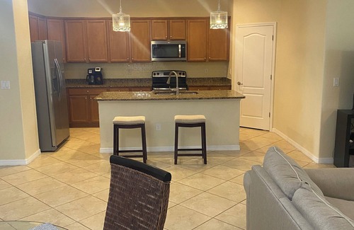 Venetian Falls House | Charming 4-bedroom 3- bathrooms house with pool, Wi-Fi in lovely Venice FL.