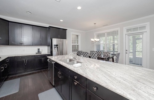 Apex House | Charming 4-Bedroom Family Home