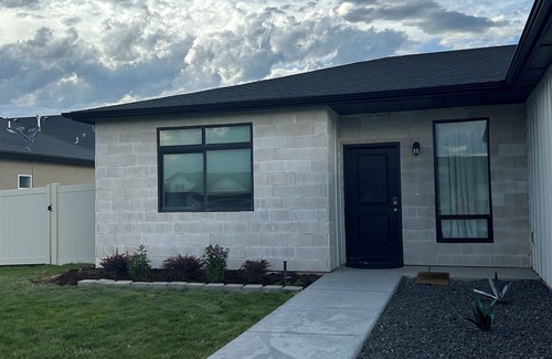 Twin Falls County House | Charming 4-bedroom , fenced yard , pet friendly in Kimberly