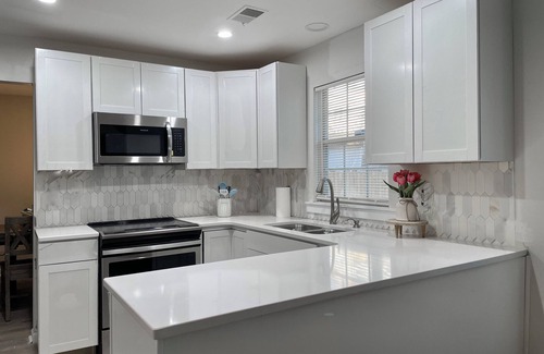 North Charleston House | Charming 4-bedroom house with AC and WiFi in Pleasant Charleston