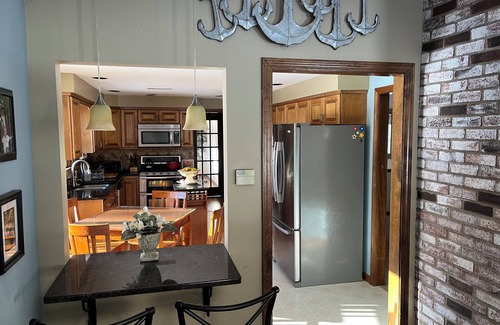 Farmington House | Charming 4-bedroom house with AC and WiFi in lovely Farmington