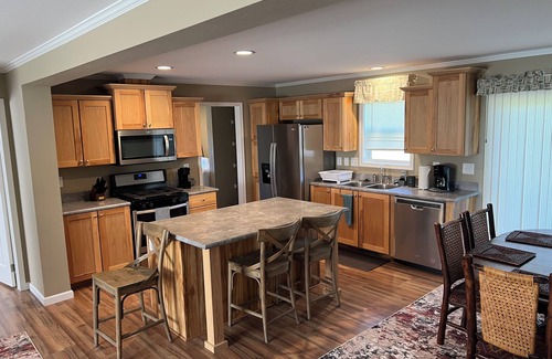 Fort Scott House | Charming 4-bedroom house with AC in Fort Scott