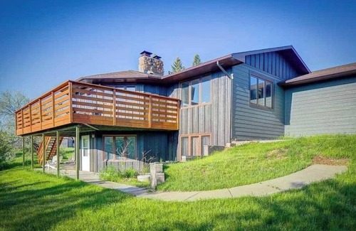 Rapid City House | Charming 4-bedroom house in Serene Rapid City