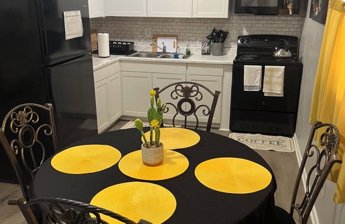 Jonesboro House | Charming 4-bedroom house with WiFi in beautiful Jonesboro
