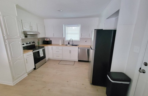 Riverdale House | Charming 4-bedroom house with WiFi and AC in peaceful Riverdale