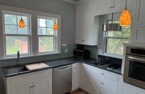 Rochester House | Charming 4-bedroom house with 3 king/1 full beds, 2 full baths, AC, Wifi, Patio