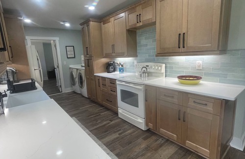 Boiling Spring Lakes House | Charming 4-bedroom house with AC, WiFi in welcoming Southport
