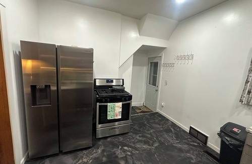 Glenwood House | Charming 4-bedroom House, Full Amenities, Entertainment, Pet & Family Friendly
