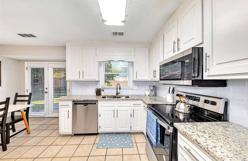 Kennesaw House | Charming 4-bedroom house in enchanting Kennesaw with AC, WiFi Private Pool