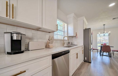 George Bush Park/Eldridge House | Charming 4-bedroom house with AC, WiFi in marvelous Houston