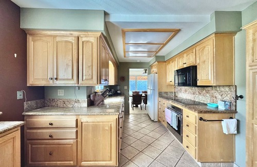 Ventura House | Charming 4-bedroom house with WiFi and AC in beautiful Ventura