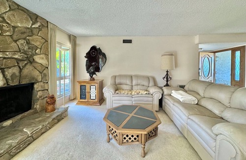 Ventura House | Charming 4-bedroom house with WiFi and AC in beautiful Ventura