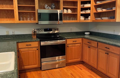 Reed Creek House | Charming 4-bedroom Lakefront Home in peaceful Hartwell