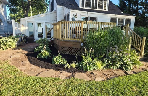 Madison - Lakeland Cottage | Charming 4-bedroom lakeside cottage in Madison. Wine weekend getaways!
