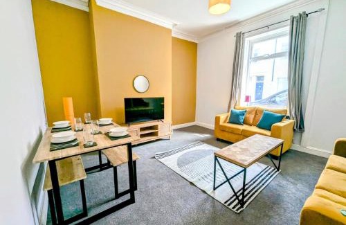 Blyth House | Charming 4-bedroom Retreat In Blyth