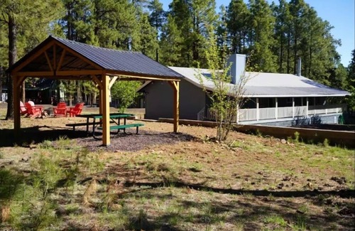 Heber Cabin | Charming 4-bedroom cabin with WiFi and AC in Forest Lakes
