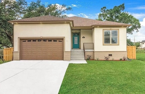 Algiers House | Charming 4-bedroom house with WiFi and AC in delightful New Orleans