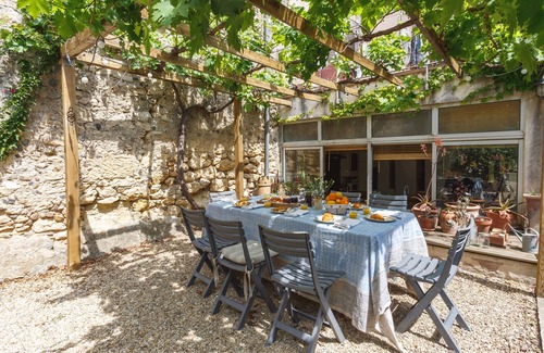 Pouzolles Villa | Charming, 4 bedroom village house with pool and large garden