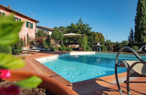 San Gimignano Villa | Charming 4-bedroom villa in San Gimignano with private pool, hot tub and gym.