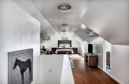 Troy House | Charming 4 Beds 2 Baths bungalow/Central AC/Near Frear Park & RPI/Pets Friendly
