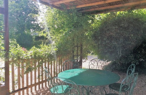 Saint-Sernin Cottage | Charming 4-person gîte in a relaxing setting with heated swimming pool and pond