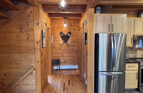 Carrabassett Valley Ski Chalet | Charming 4-bedroom mountainside chalet on Sugarloaf golf course