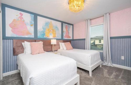 Kissimmee House | Charming 4Bd w Private Pool @ Storey Lake Resort 2653
