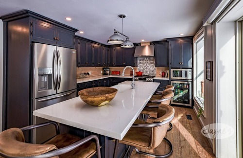 Baysville Cottage | Charming 4bed 2bath Farmhouse Cottage on Lake of Bays!