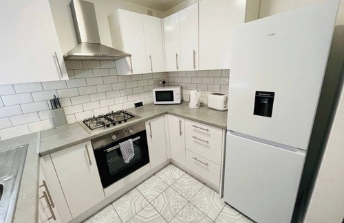 Liverpool House | Charming 4Bedroom entire House at Orleans