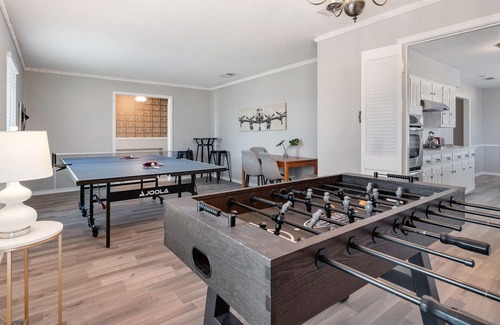 Oak Cliff House | Charming 4BR house / Game Room! 15 Min to Downtown