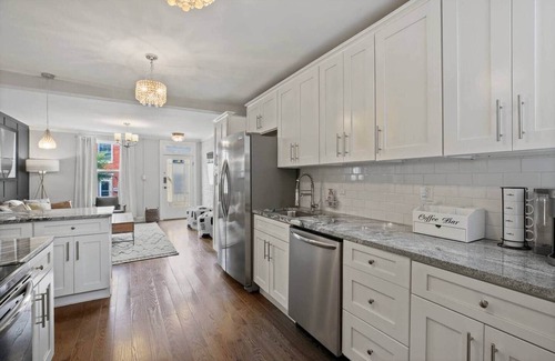 Downtown House | Charming 4BR + Prvt Patio + Historic Row Downtwn
