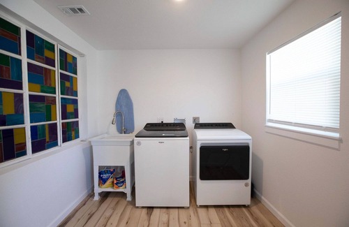 Bayshore Gardens House | Charming 4BR Retreat in Bradenton with Pool & Grill