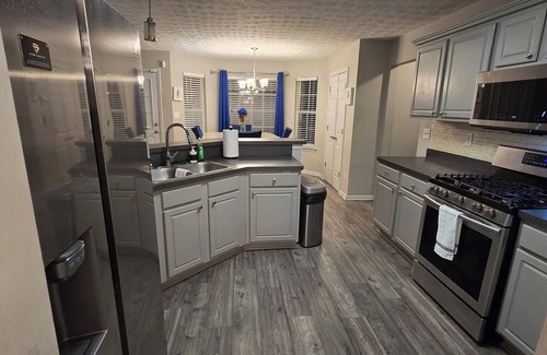 Lithonia House | Charming 4BR Retreat Sleeps 8 Near Stone Mountain