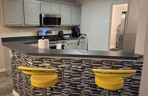 Lithonia House | Charming 4BR Retreat Sleeps 8 Near Stone Mountain