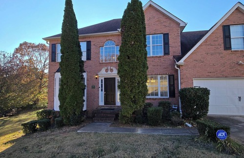 Lithonia House | Charming 4BR Retreat Sleeps 8 Near Stone Mountain